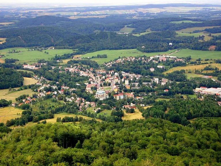 Pohled na Hejnice z Ořešníku