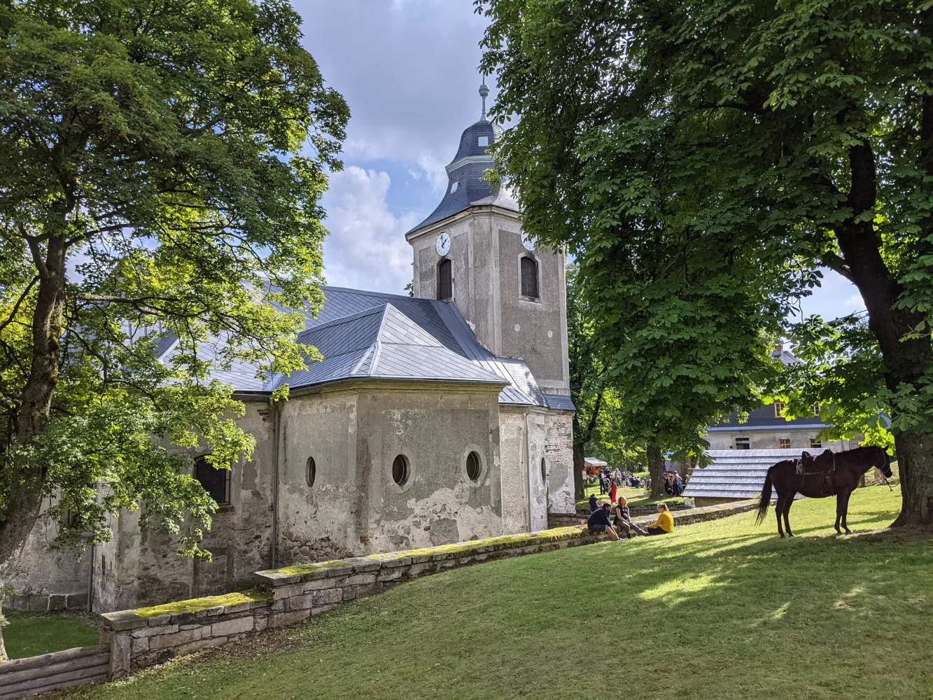 Kostel sv. Josefa, Krásná