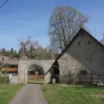 Kamenná brána usedlosti čp. 5, Dubecko